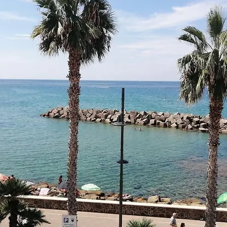 Mansarda Sul Mare Apartmán *